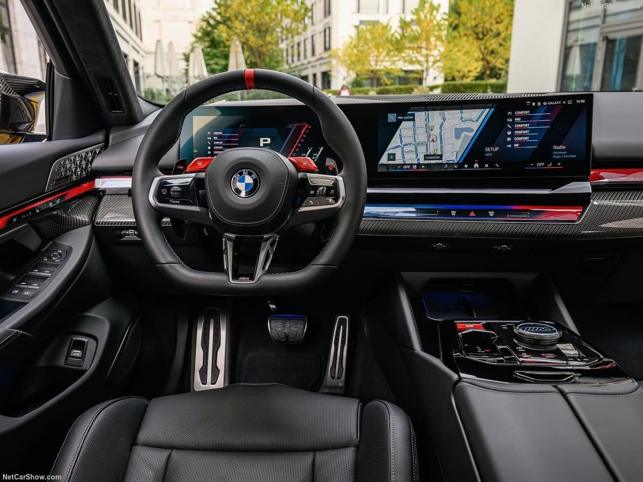 2025 - BMW M5 SEDAN SPEED YELLOW, foto 67