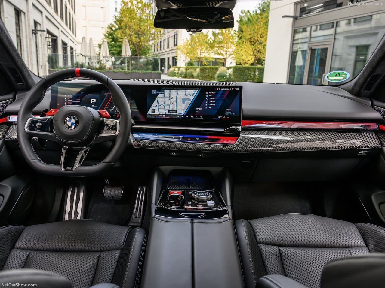 2025 - BMW M5 SEDAN SPEED YELLOW, foto 70