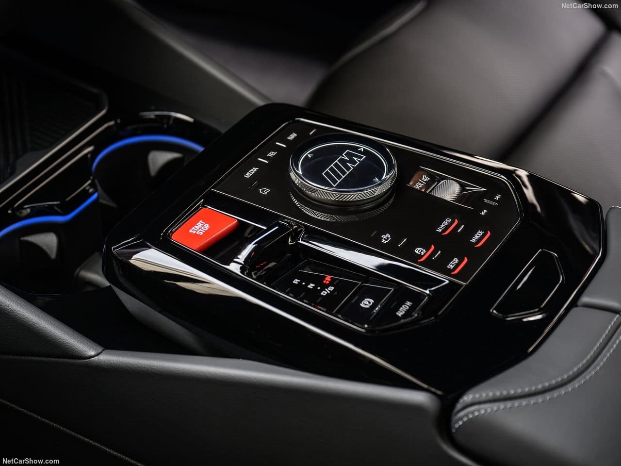 2025 - BMW M5 SEDAN SPEED YELLOW, foto 74