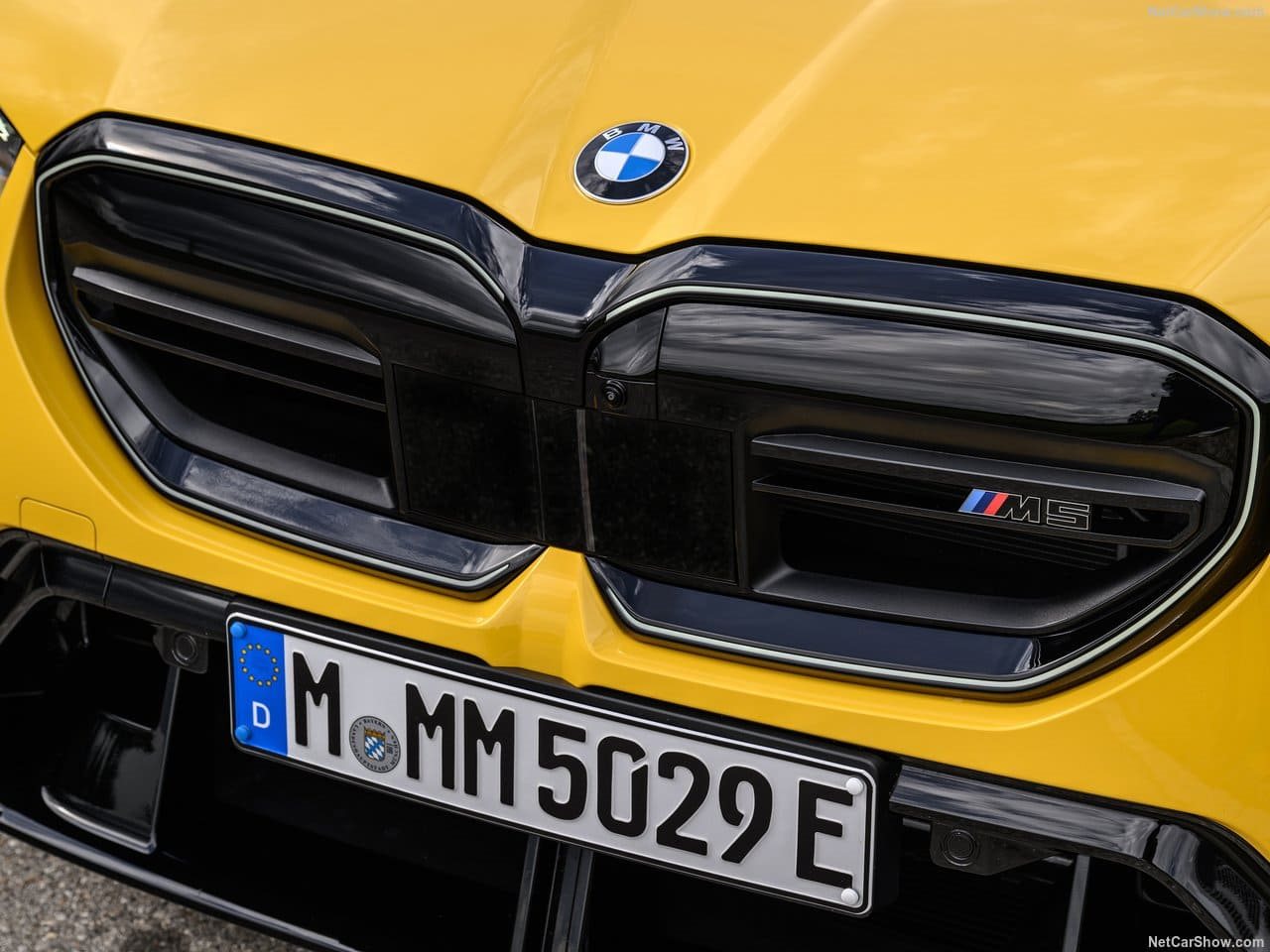 2025 - BMW M5 SEDAN SPEED YELLOW, foto 77
