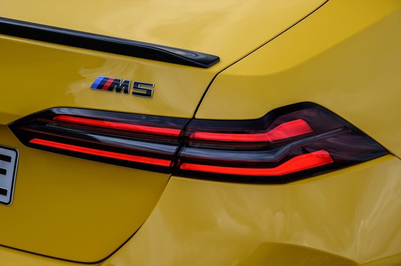 2025 - BMW M5 SEDAN SPEED YELLOW, foto 86