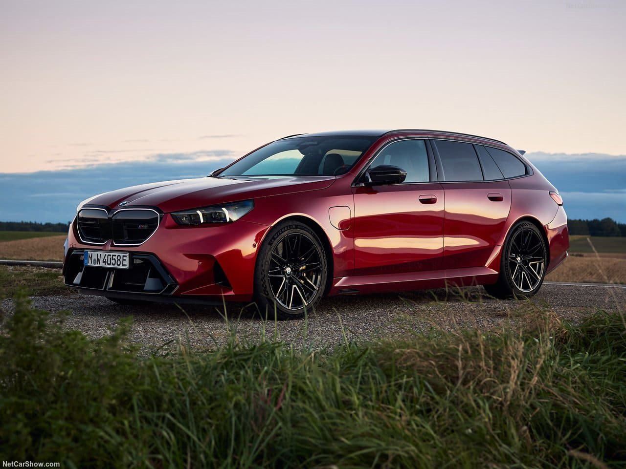 2025 - BMW M5 TOURING DRAGON FIRE RED, foto 5