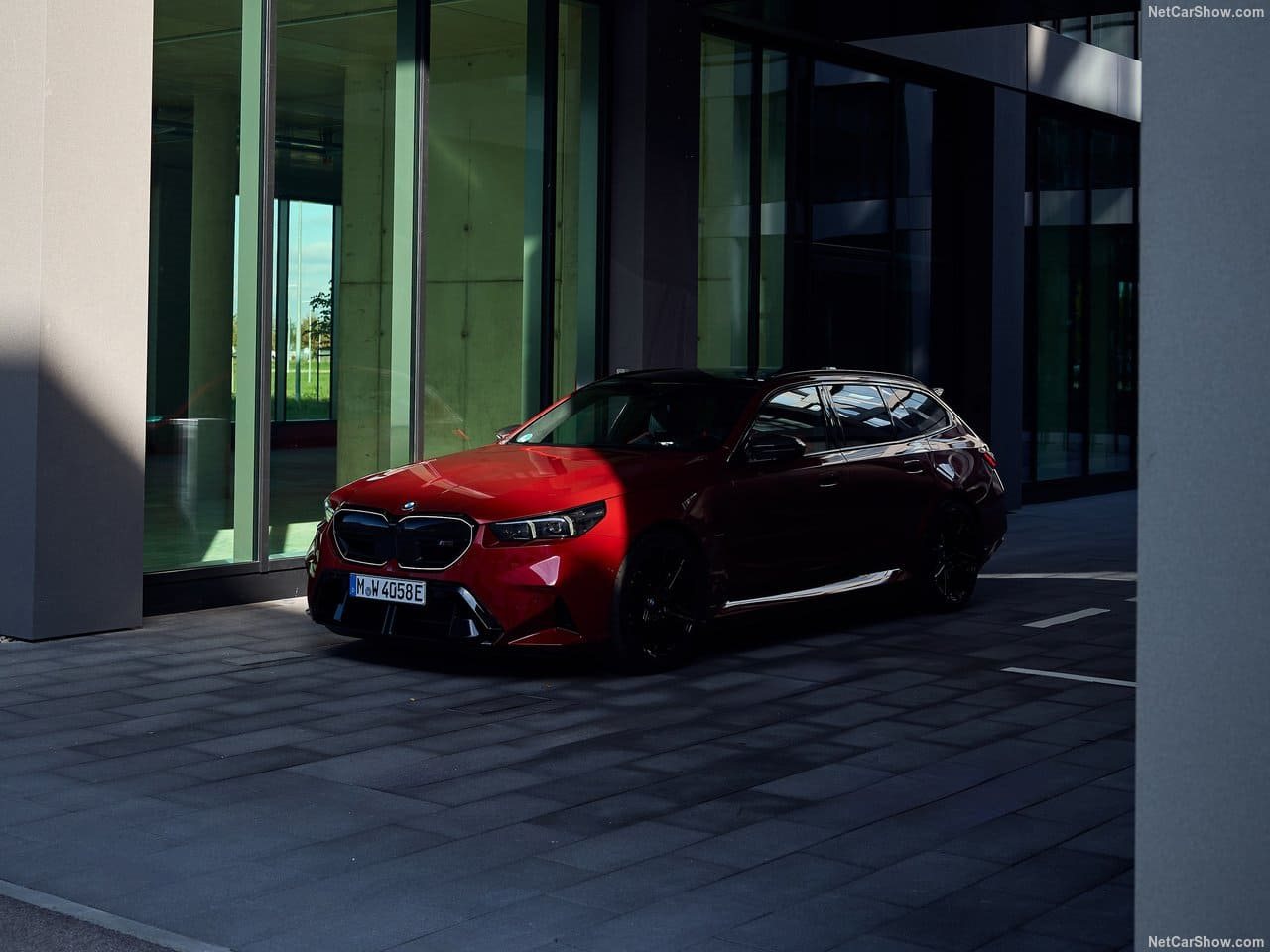 2025 - BMW M5 TOURING DRAGON FIRE RED, foto 7
