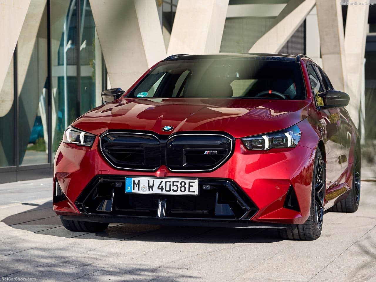 2025 - BMW M5 TOURING DRAGON FIRE RED, foto 8