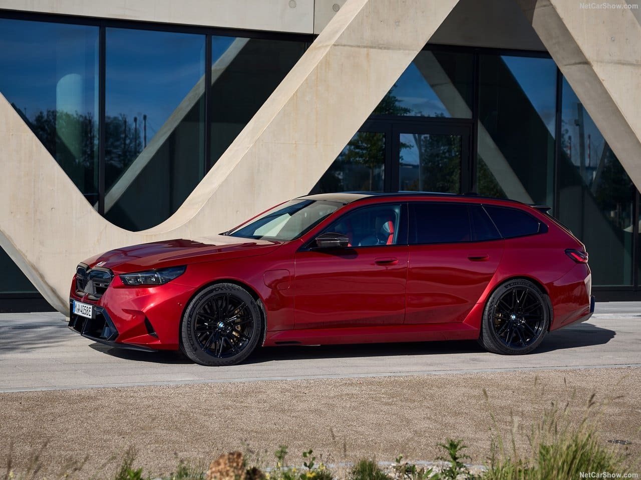 2025 - BMW M5 TOURING DRAGON FIRE RED, foto 9
