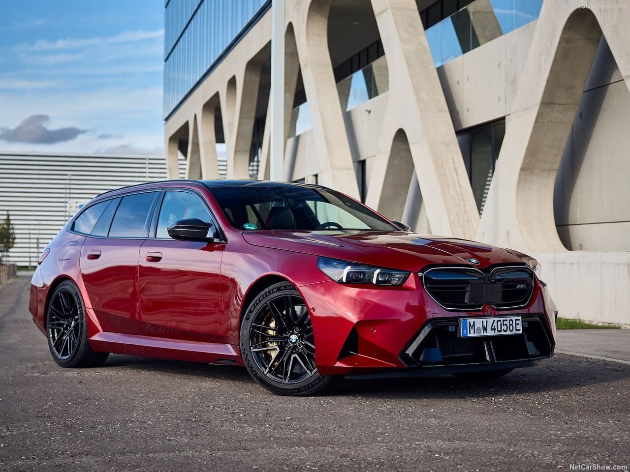 2025 - BMW M5 TOURING DRAGON FIRE RED, foto 10