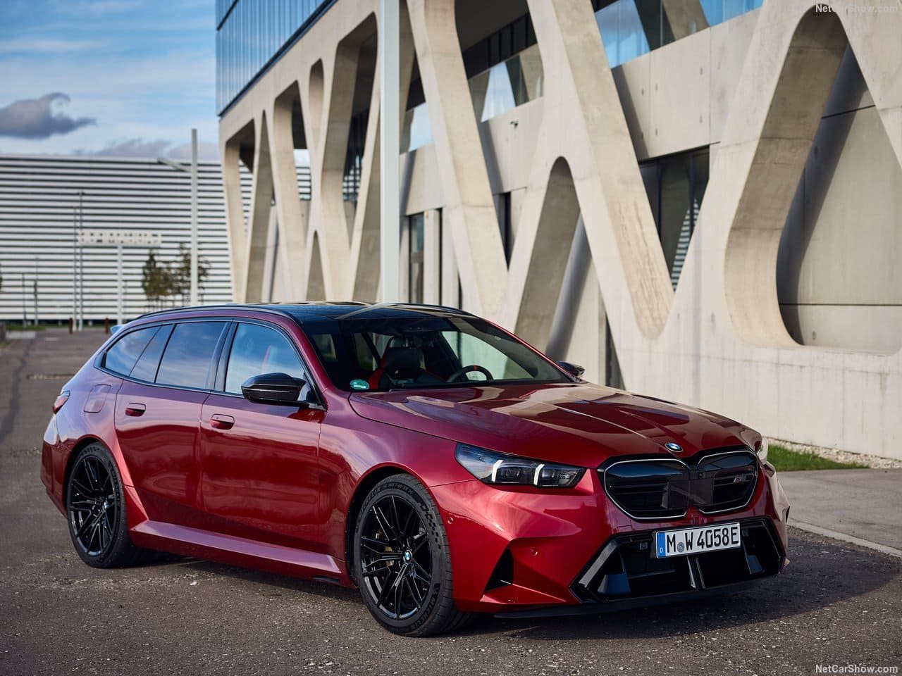 2025 - BMW M5 TOURING DRAGON FIRE RED, foto 11