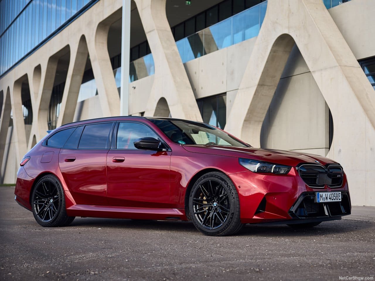 2025 - BMW M5 TOURING DRAGON FIRE RED, foto 12