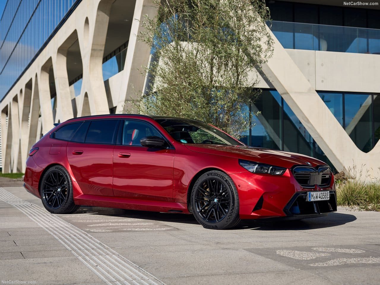 2025 - BMW M5 TOURING DRAGON FIRE RED, foto 15