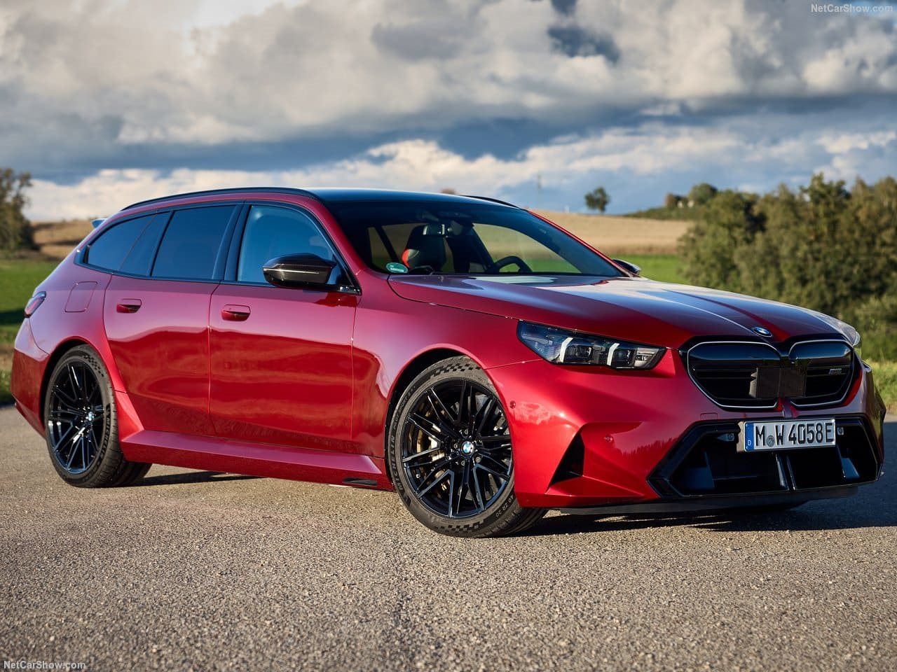 2025 - BMW M5 TOURING DRAGON FIRE RED, foto 16