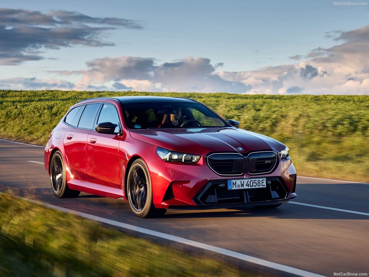 2025 - BMW M5 TOURING DRAGON FIRE RED, foto 21
