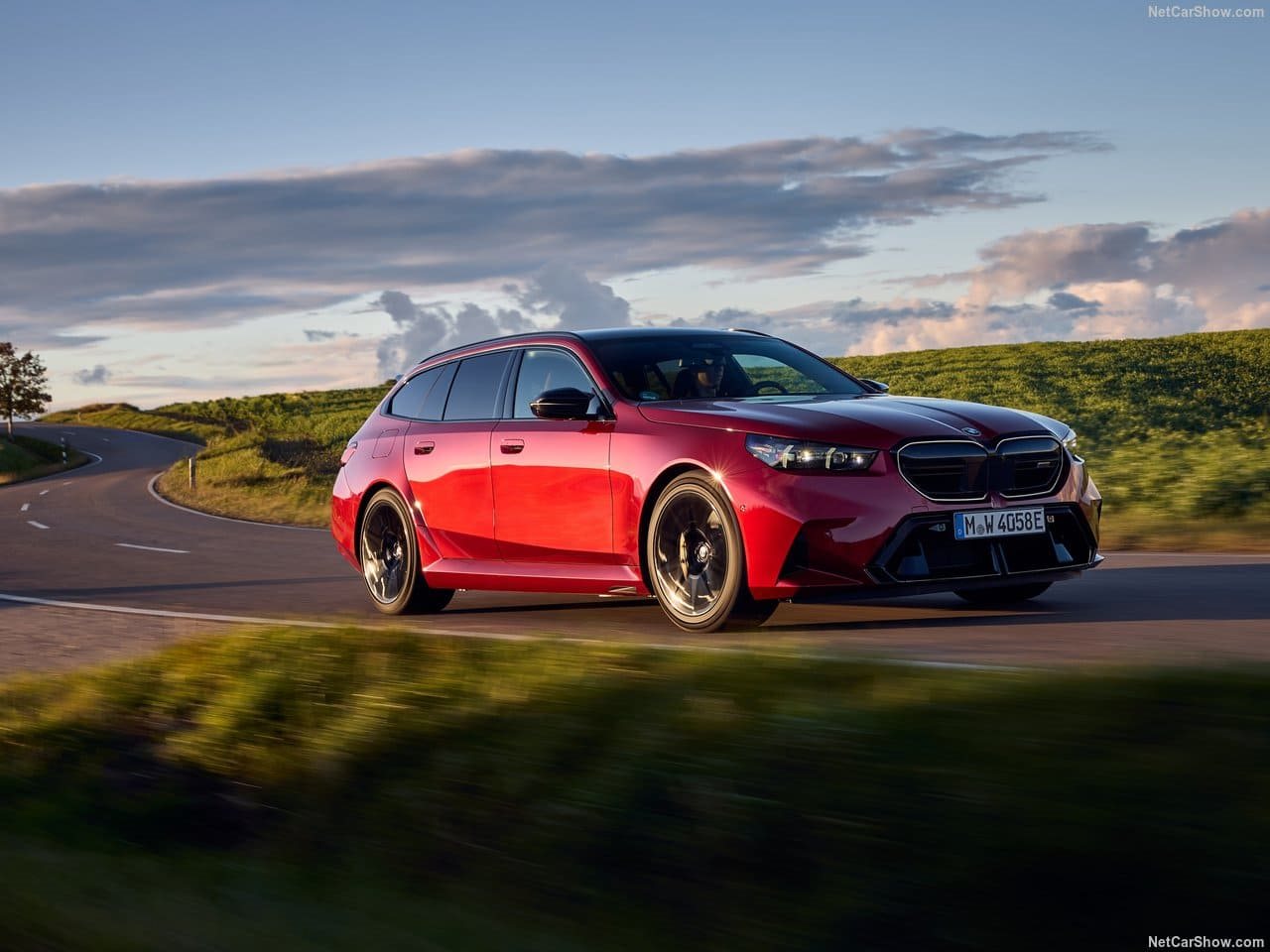 2025 - BMW M5 TOURING DRAGON FIRE RED, foto 22