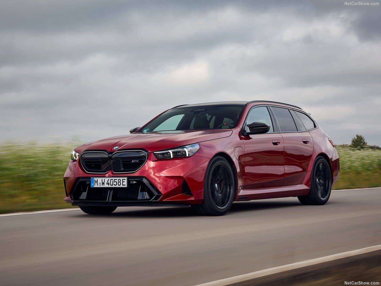 2025 - BMW M5 TOURING DRAGON FIRE RED, foto 26