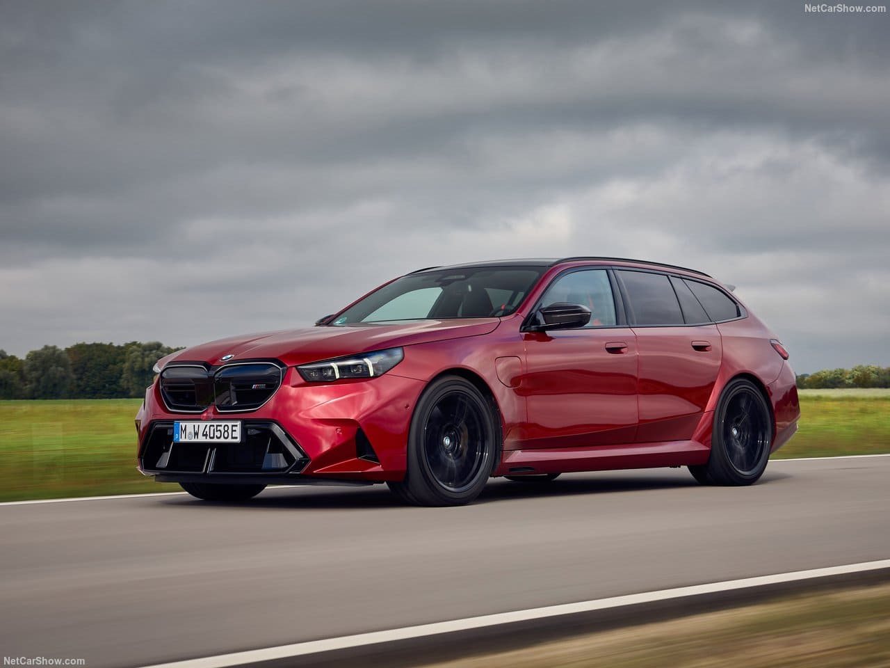 2025 - BMW M5 TOURING DRAGON FIRE RED, foto 27
