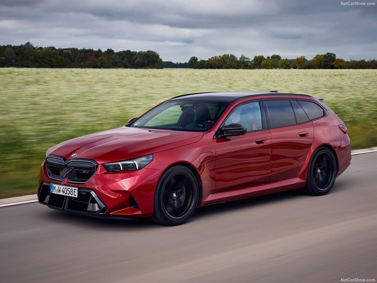 2025 - BMW M5 TOURING DRAGON FIRE RED, foto 28