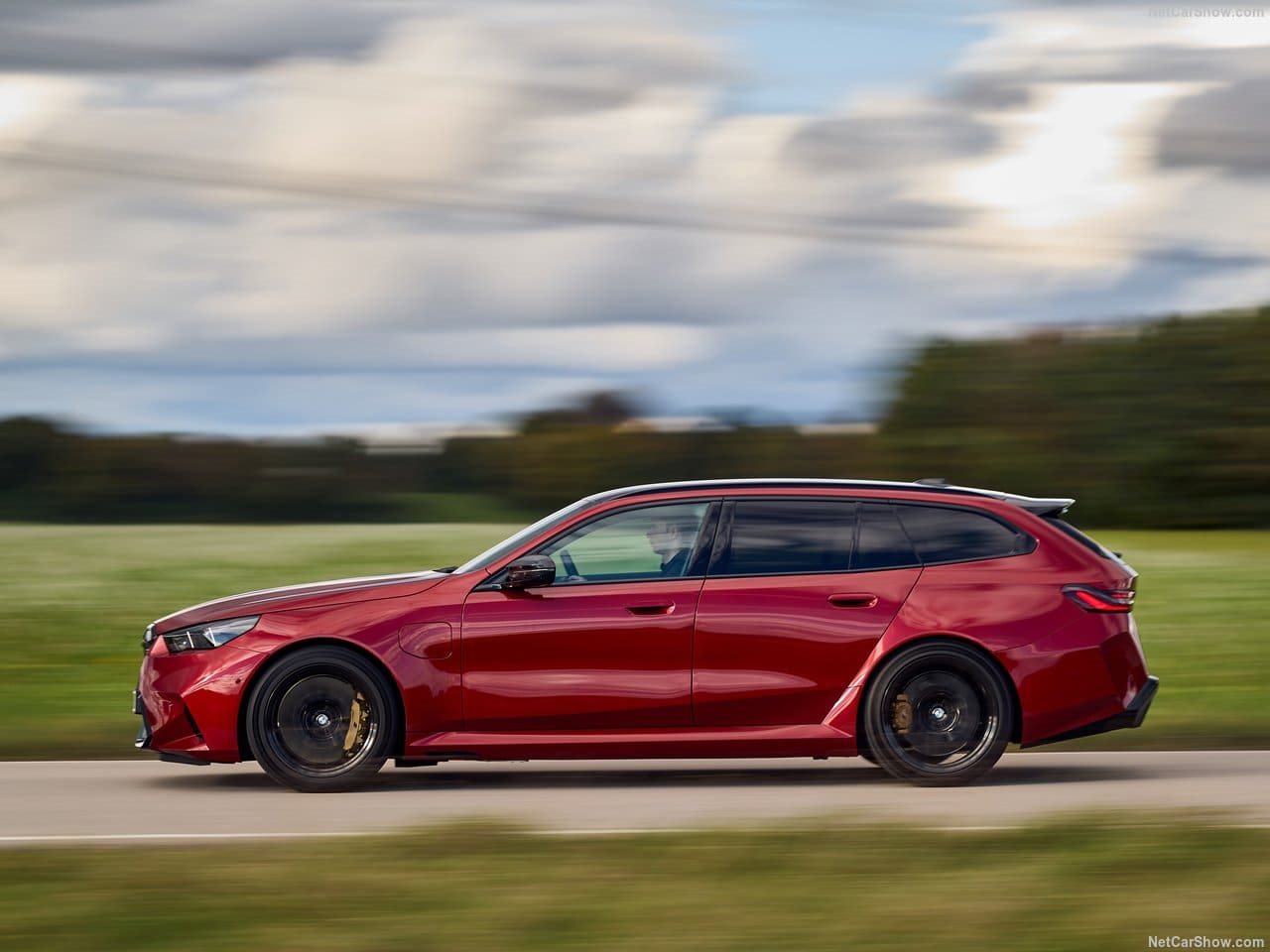 2025 - BMW M5 TOURING DRAGON FIRE RED, foto 35