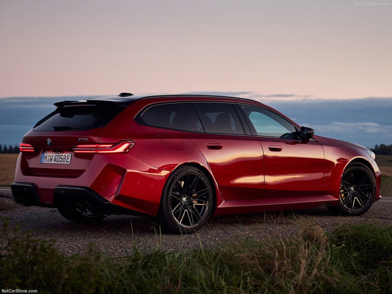 2025 - BMW M5 TOURING DRAGON FIRE RED, foto 37