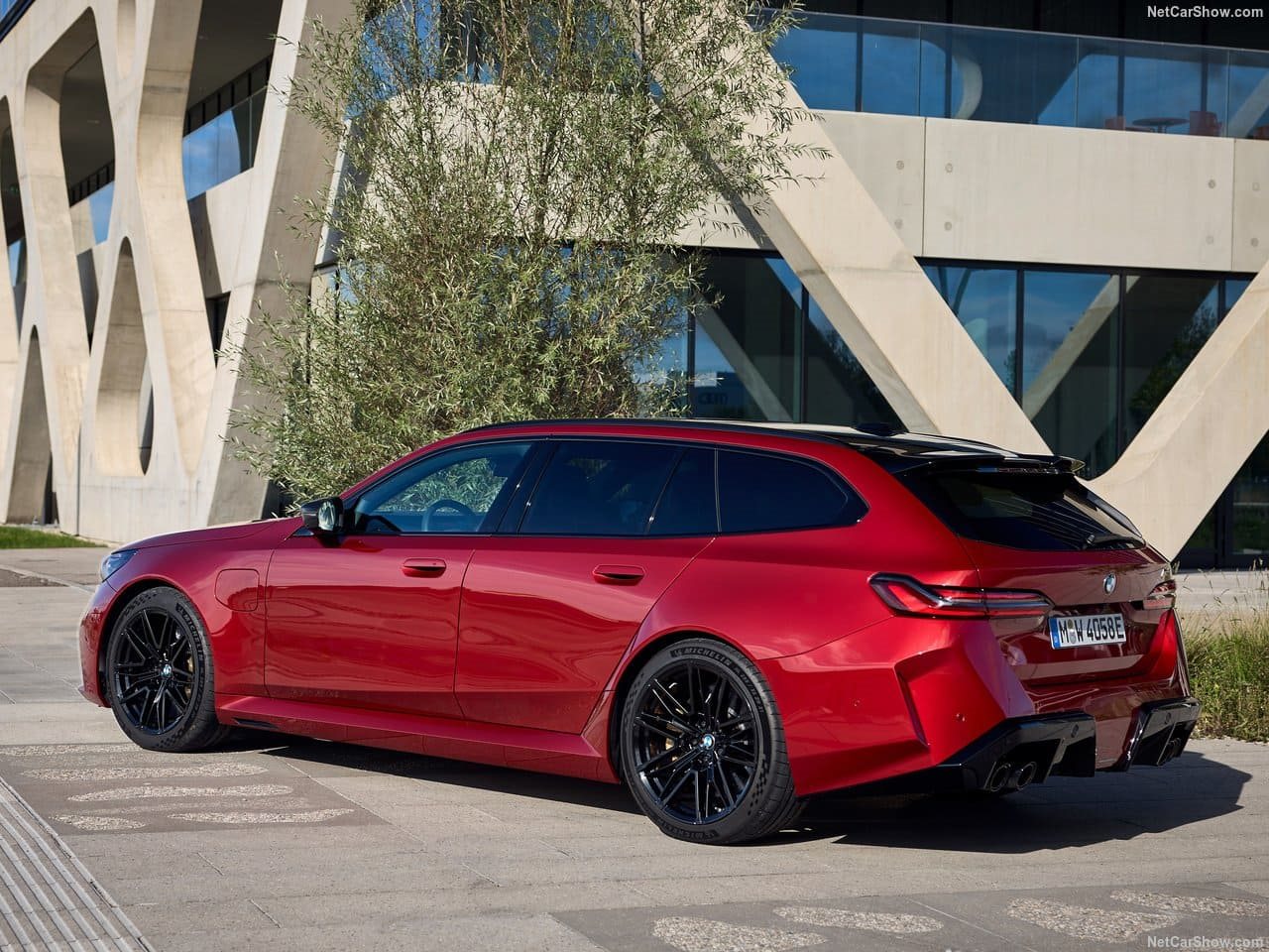 2025 - BMW M5 TOURING DRAGON FIRE RED, foto 41