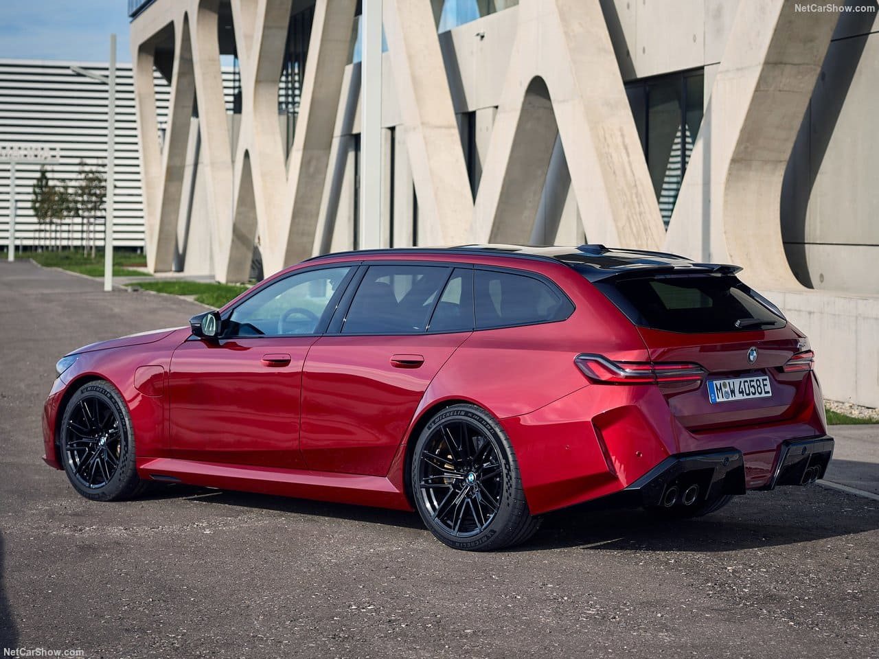 2025 - BMW M5 TOURING DRAGON FIRE RED, foto 43