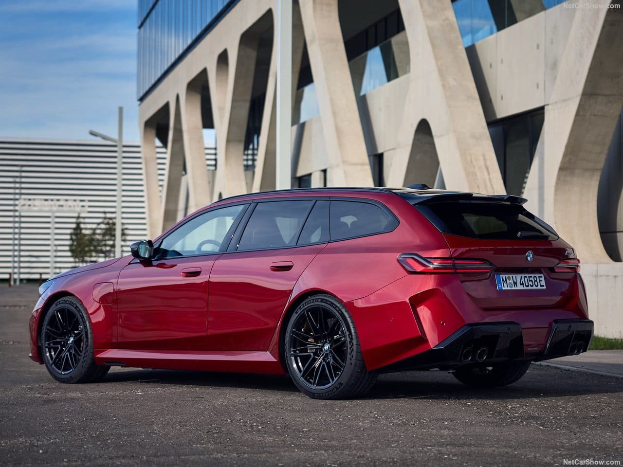 2025 - BMW M5 TOURING DRAGON FIRE RED, foto 44