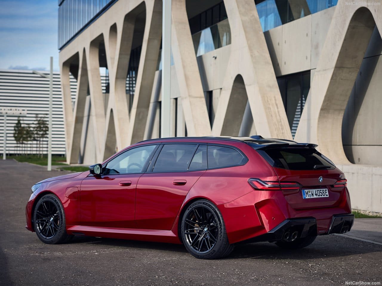 2025 - BMW M5 TOURING DRAGON FIRE RED, foto 46