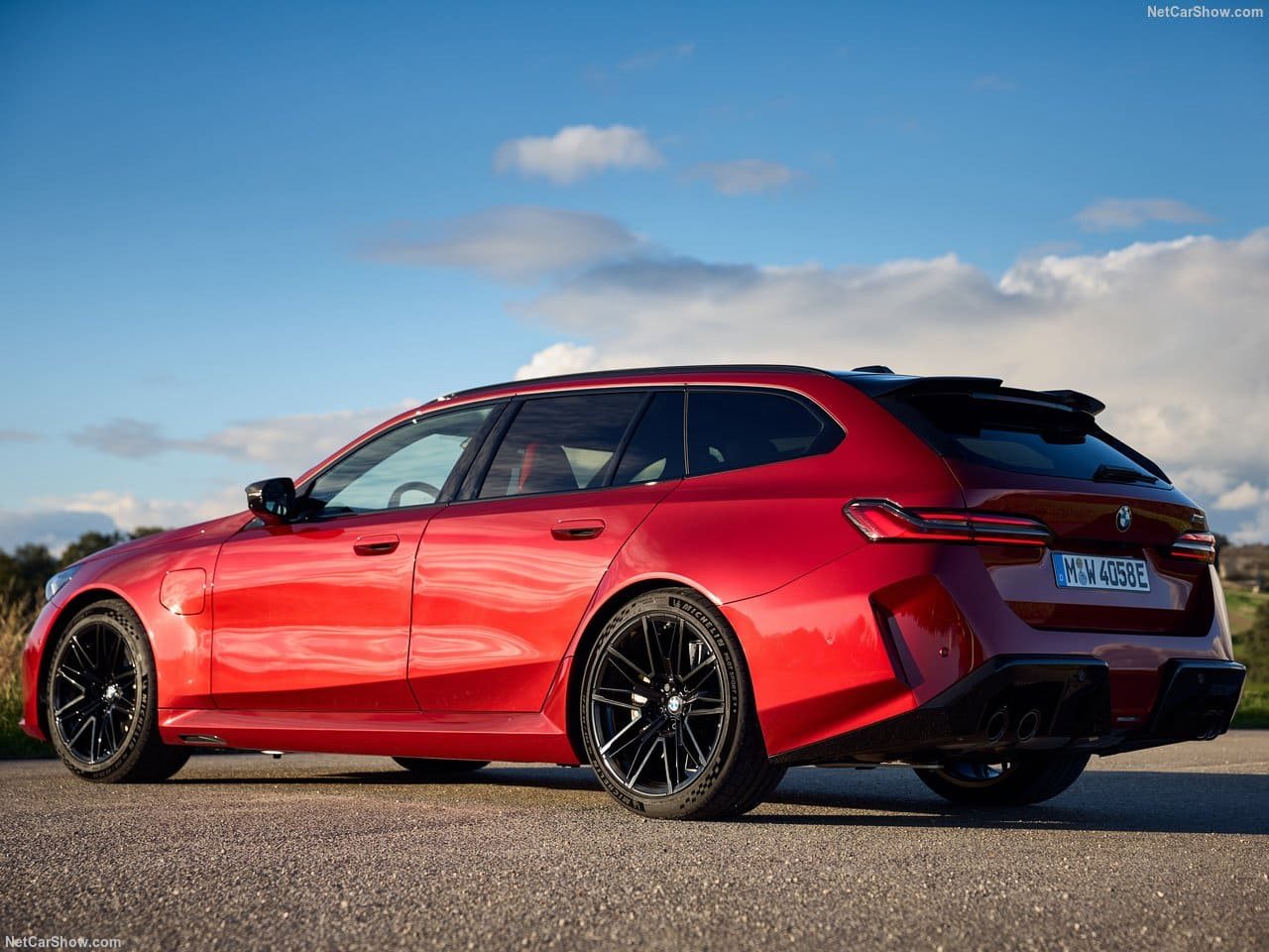 2025 - BMW M5 TOURING DRAGON FIRE RED, foto 48
