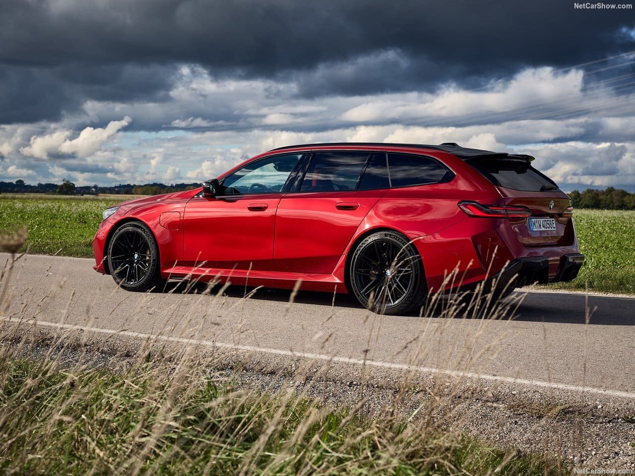 2025 - BMW M5 TOURING DRAGON FIRE RED, foto 50