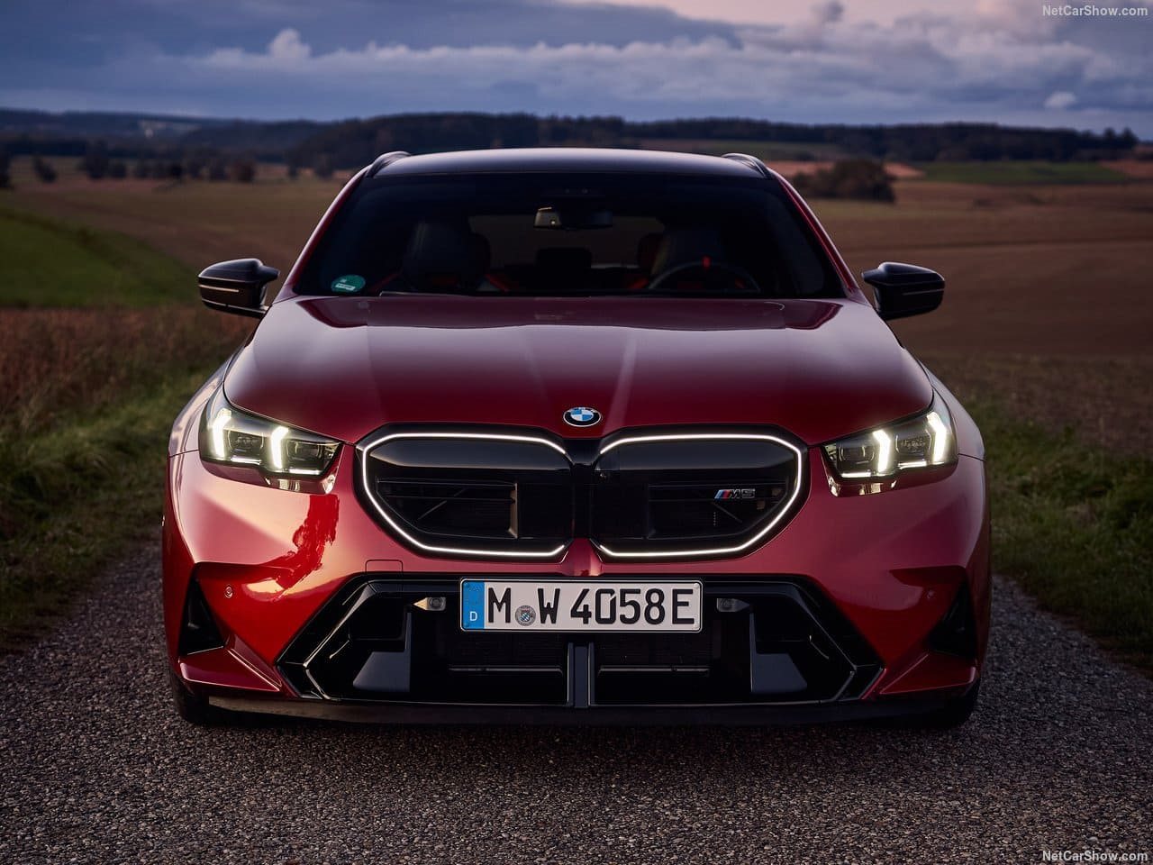 2025 - BMW M5 TOURING DRAGON FIRE RED, foto 62