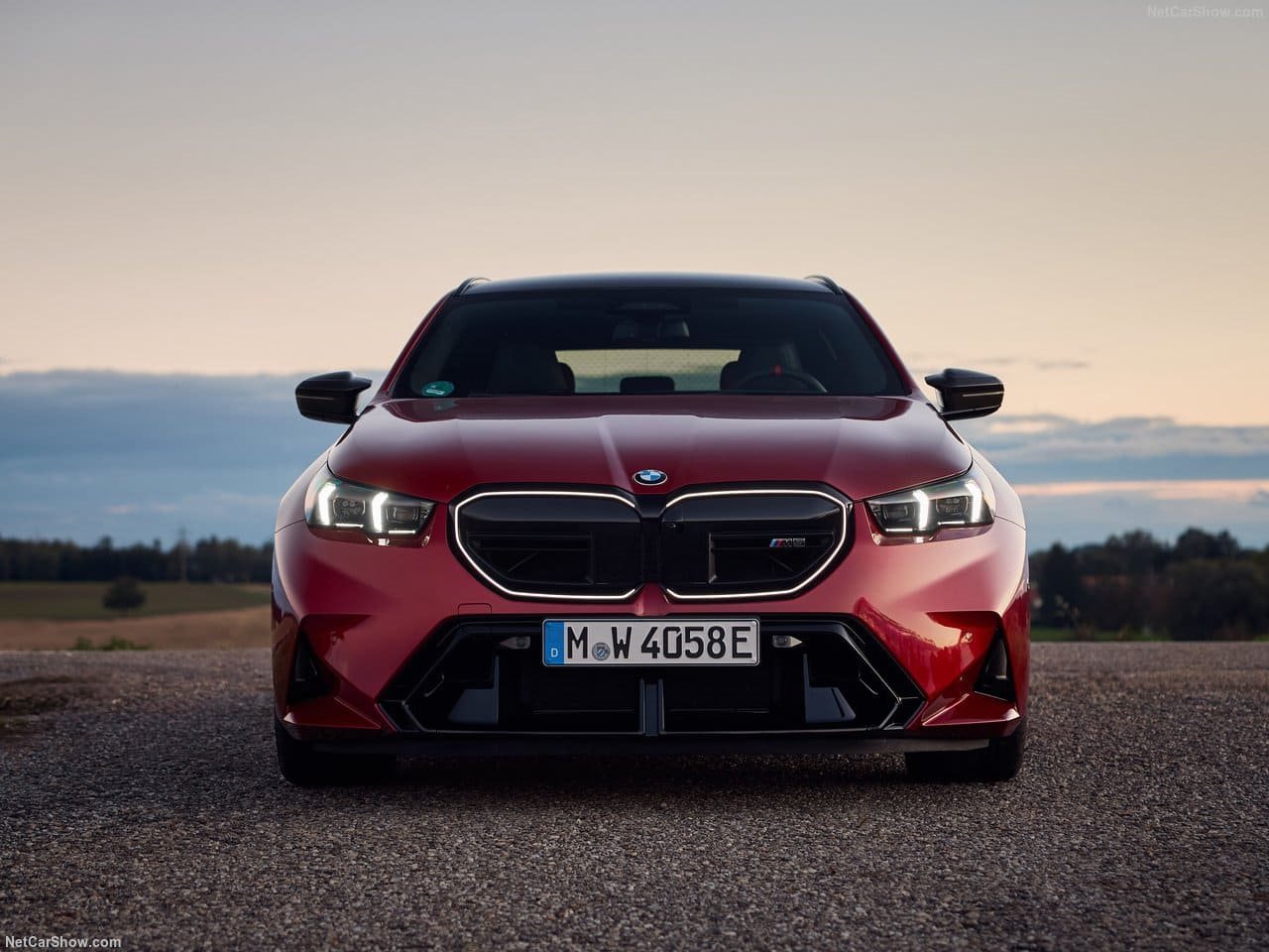 2025 - BMW M5 TOURING DRAGON FIRE RED, foto 64