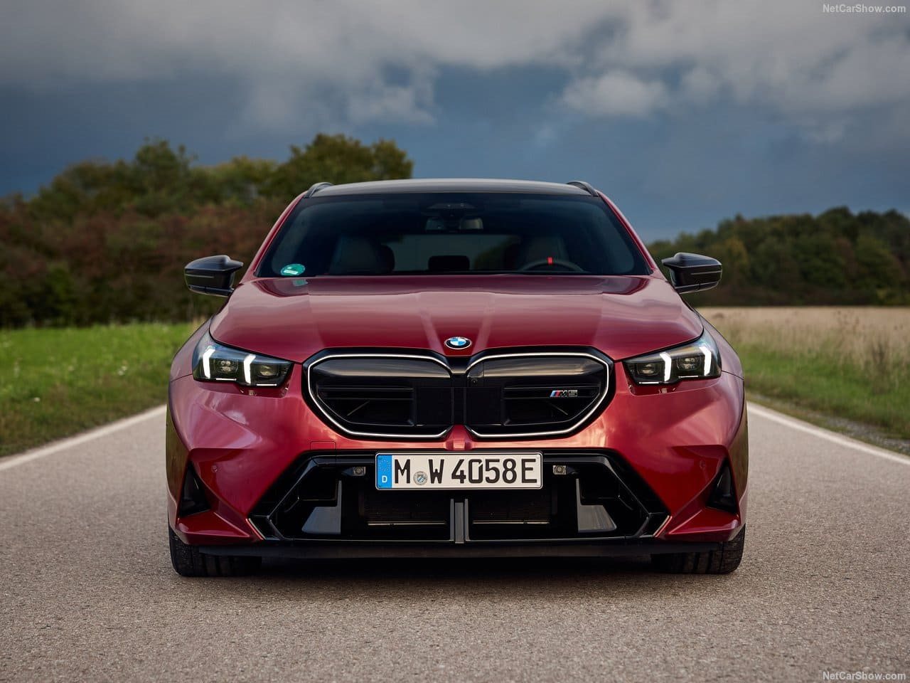 2025 - BMW M5 TOURING DRAGON FIRE RED, foto 67