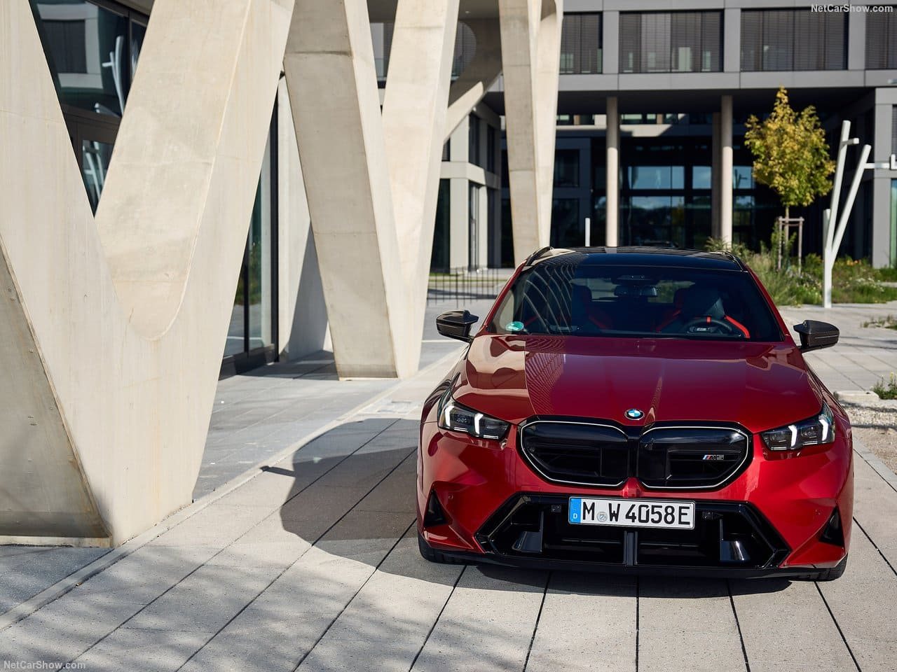 2025 - BMW M5 TOURING DRAGON FIRE RED, foto 69