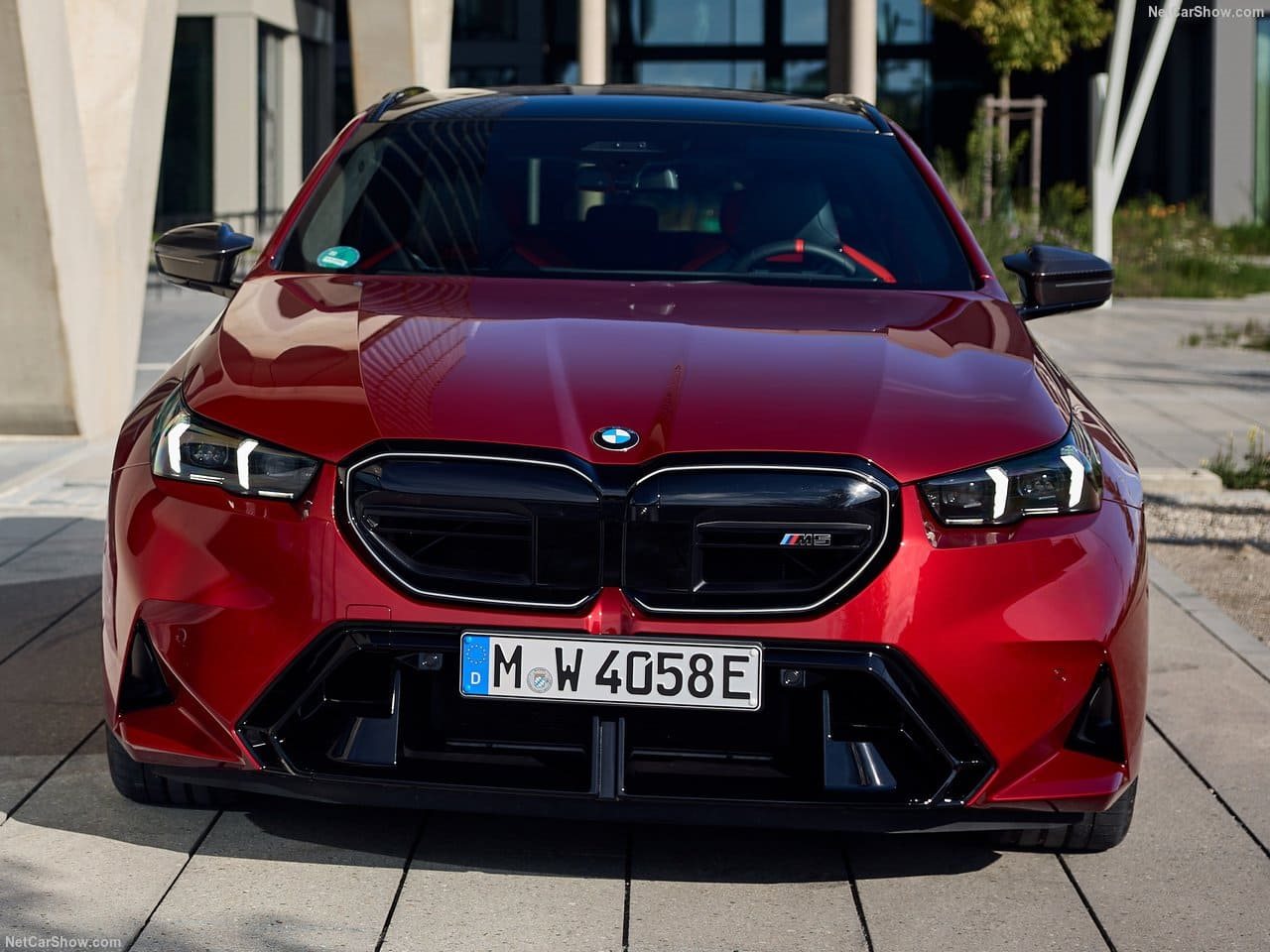 2025 - BMW M5 TOURING DRAGON FIRE RED, foto 70