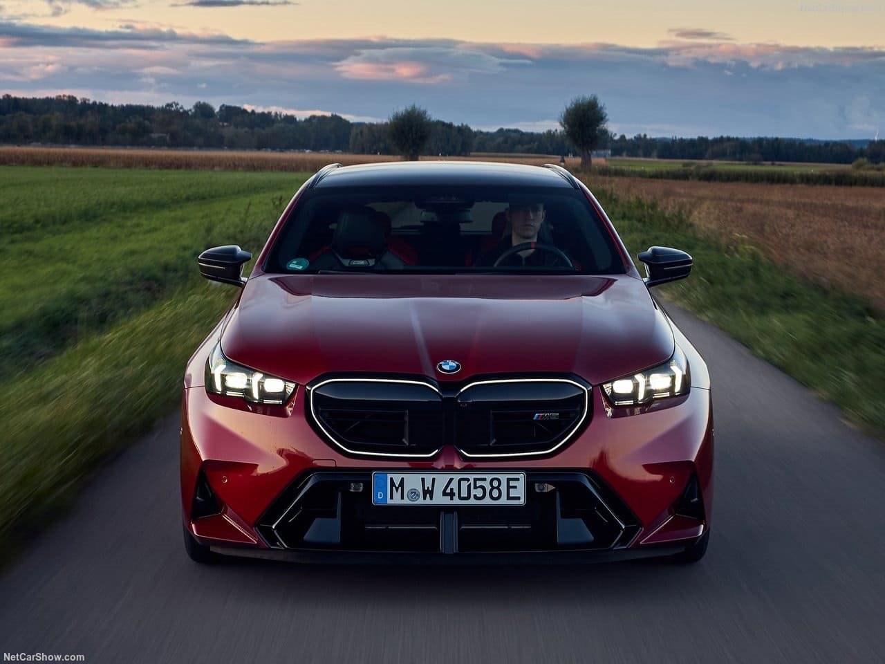 2025 - BMW M5 TOURING DRAGON FIRE RED, foto 72