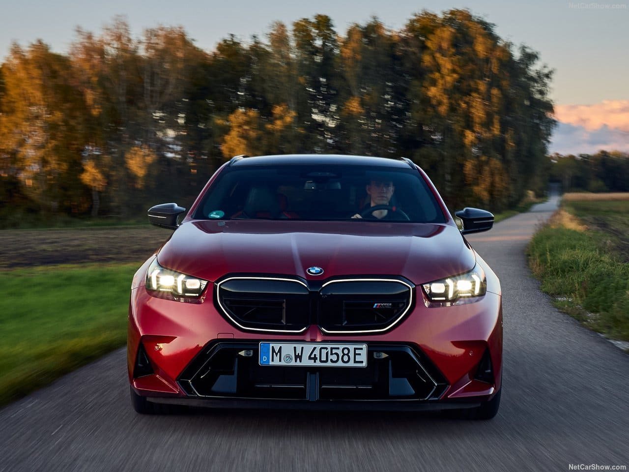 2025 - BMW M5 TOURING DRAGON FIRE RED, foto 73