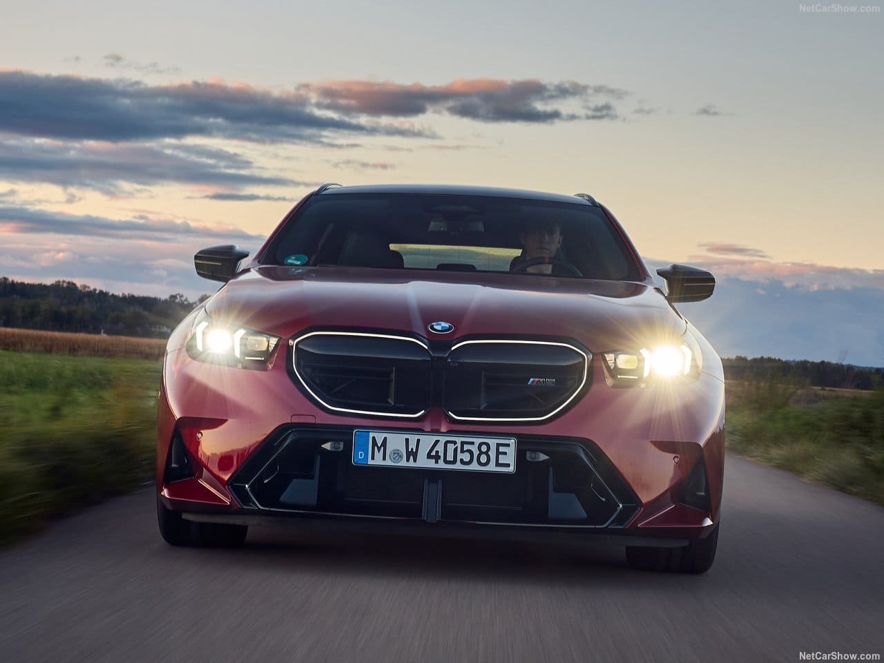 2025 - BMW M5 TOURING DRAGON FIRE RED, foto 74