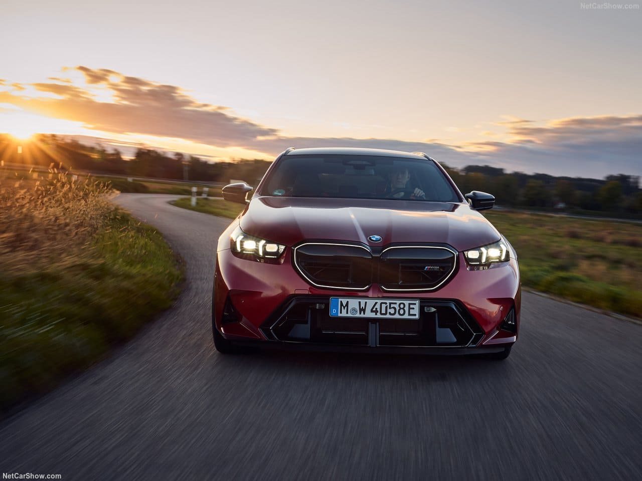 2025 - BMW M5 TOURING DRAGON FIRE RED, foto 75