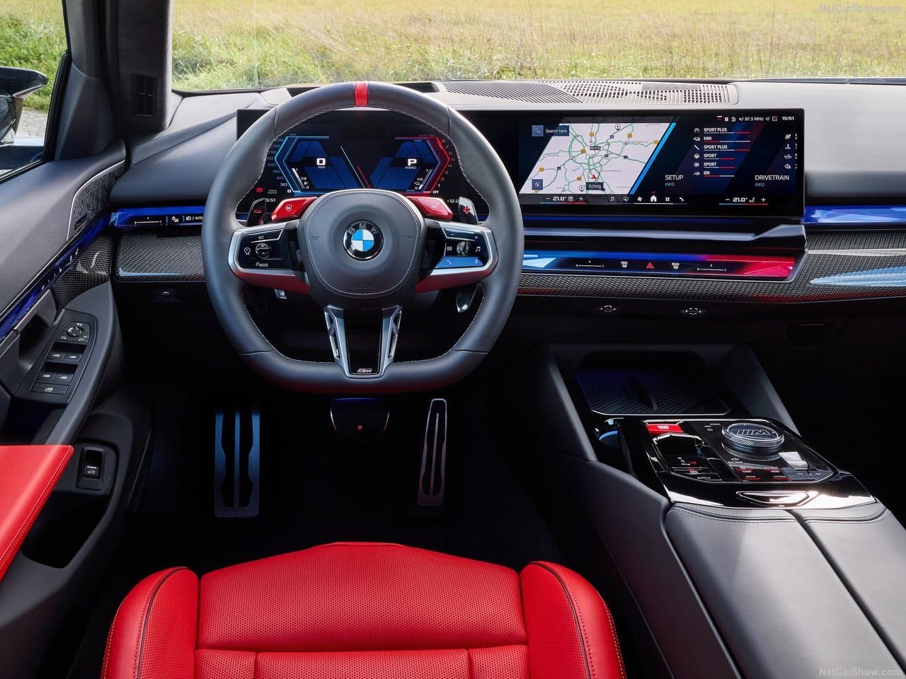 2025 - BMW M5 TOURING DRAGON FIRE RED, foto 79