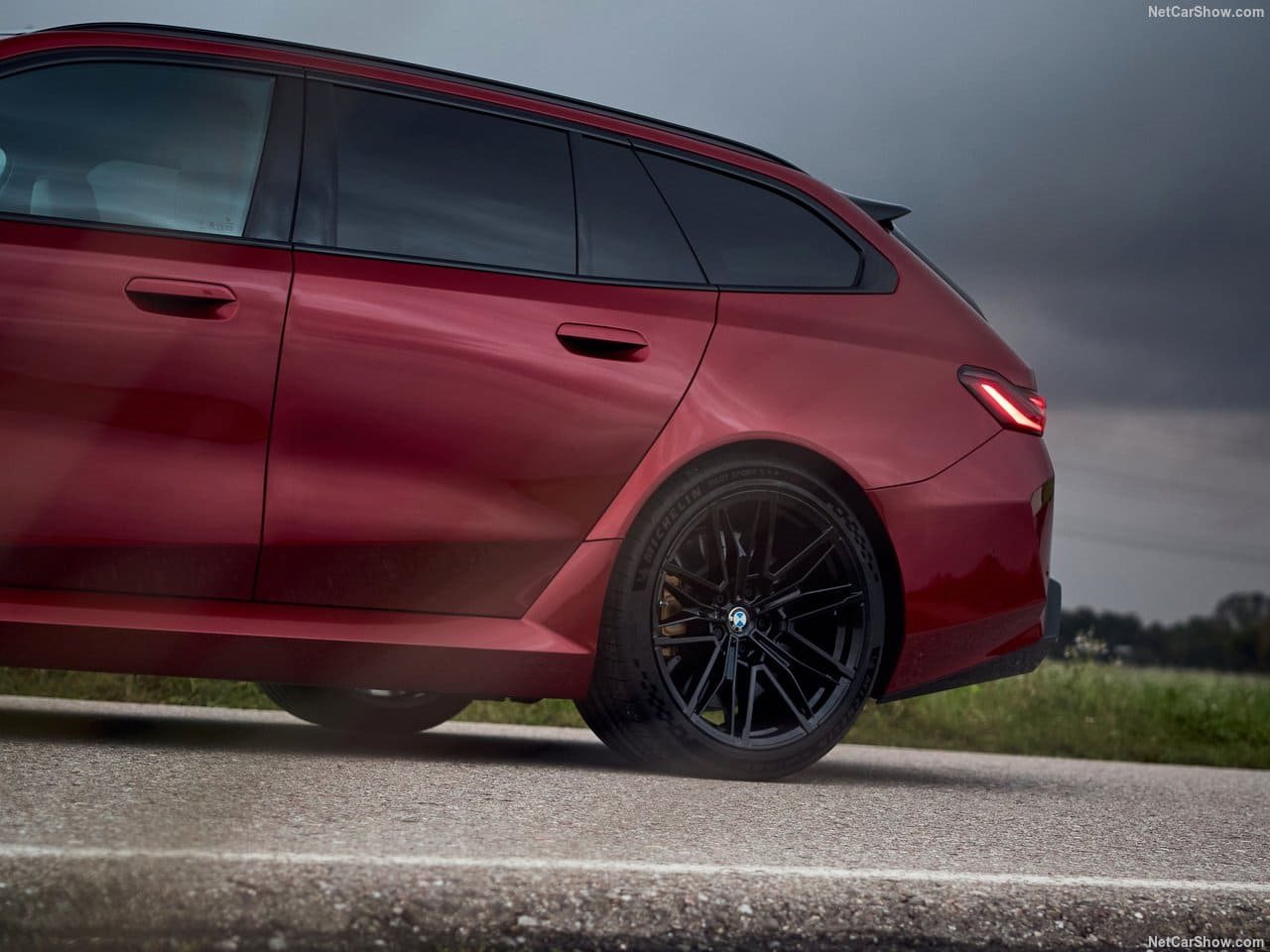 2025 - BMW M5 TOURING DRAGON FIRE RED, foto 94