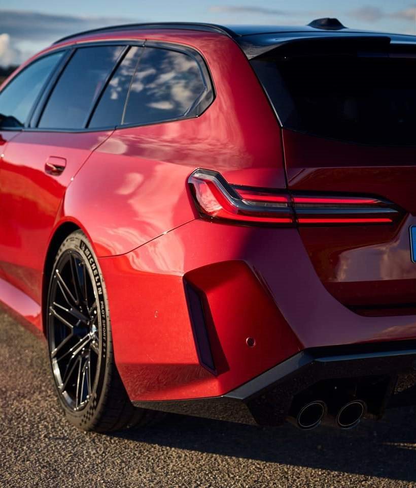 2025 - BMW M5 TOURING DRAGON FIRE RED, foto 99