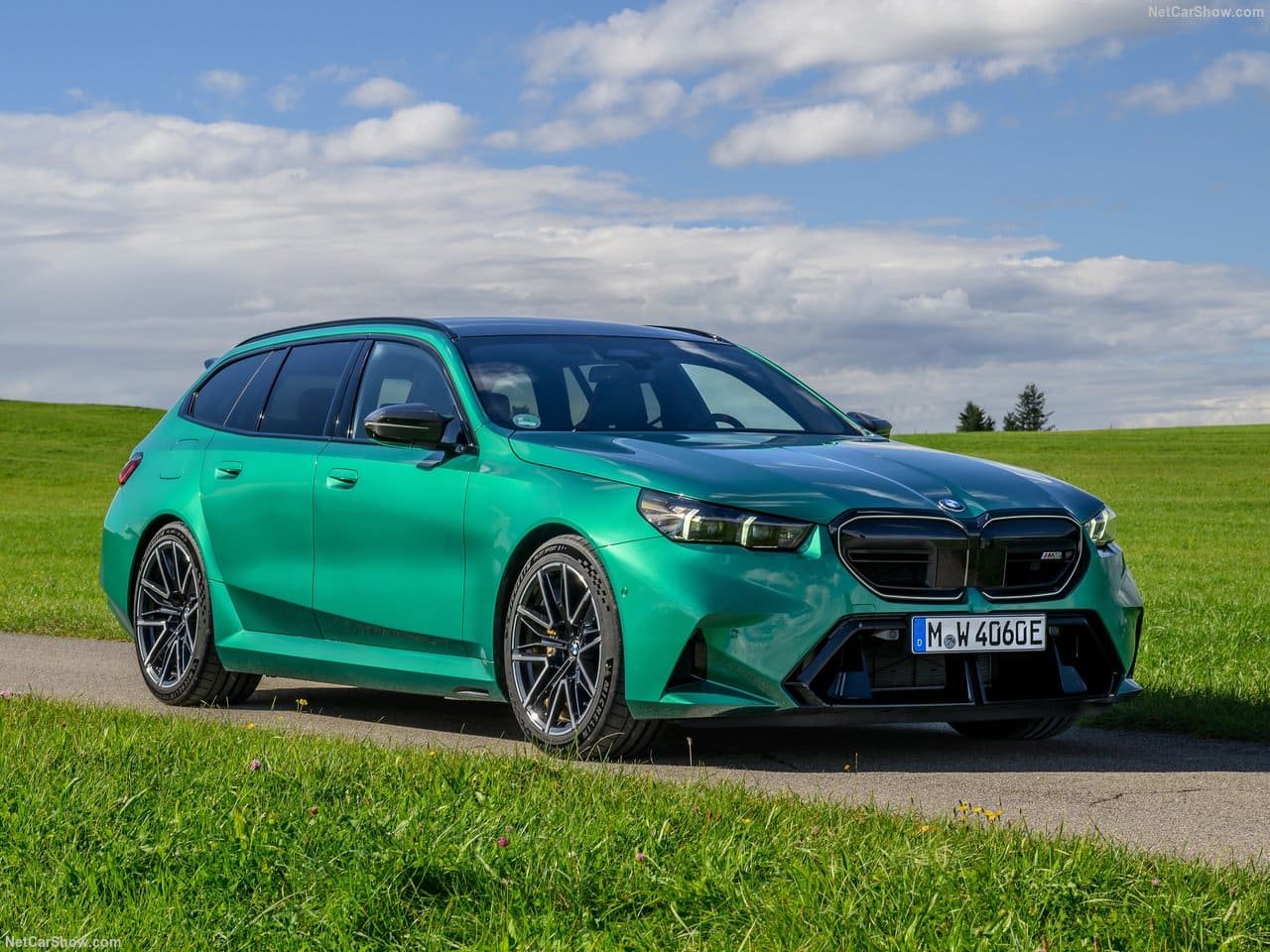 2025 - BMW M5 TOURING ISLE OF MAN GREEN, foto 1