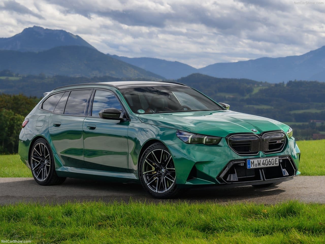2025 - BMW M5 TOURING ISLE OF MAN GREEN, foto 3