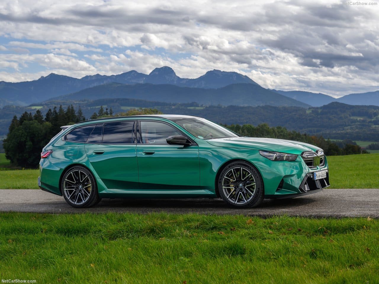 2025 - BMW M5 TOURING ISLE OF MAN GREEN, foto 5