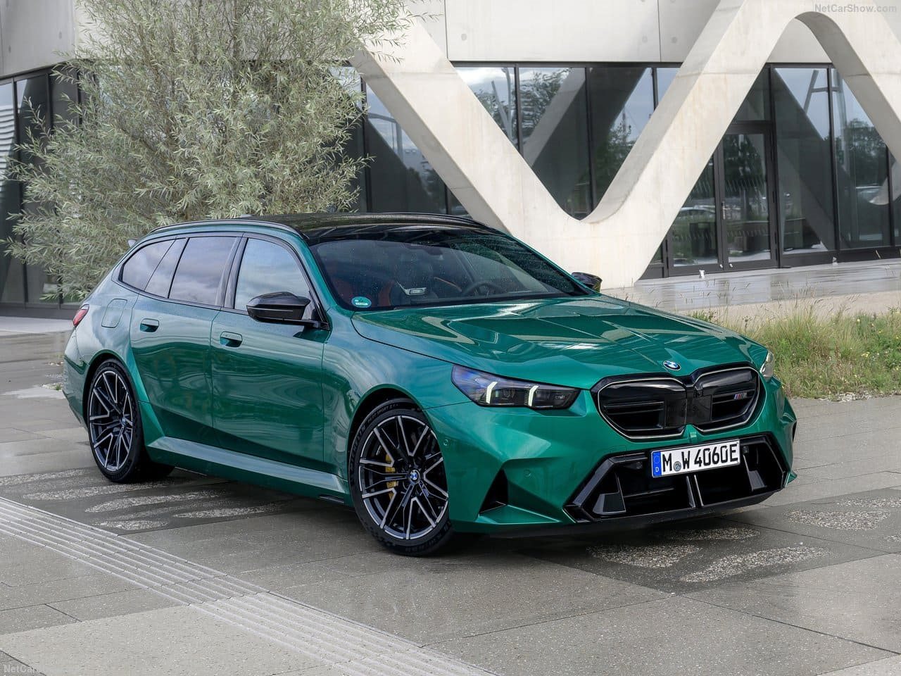 2025 - BMW M5 TOURING ISLE OF MAN GREEN, foto 6
