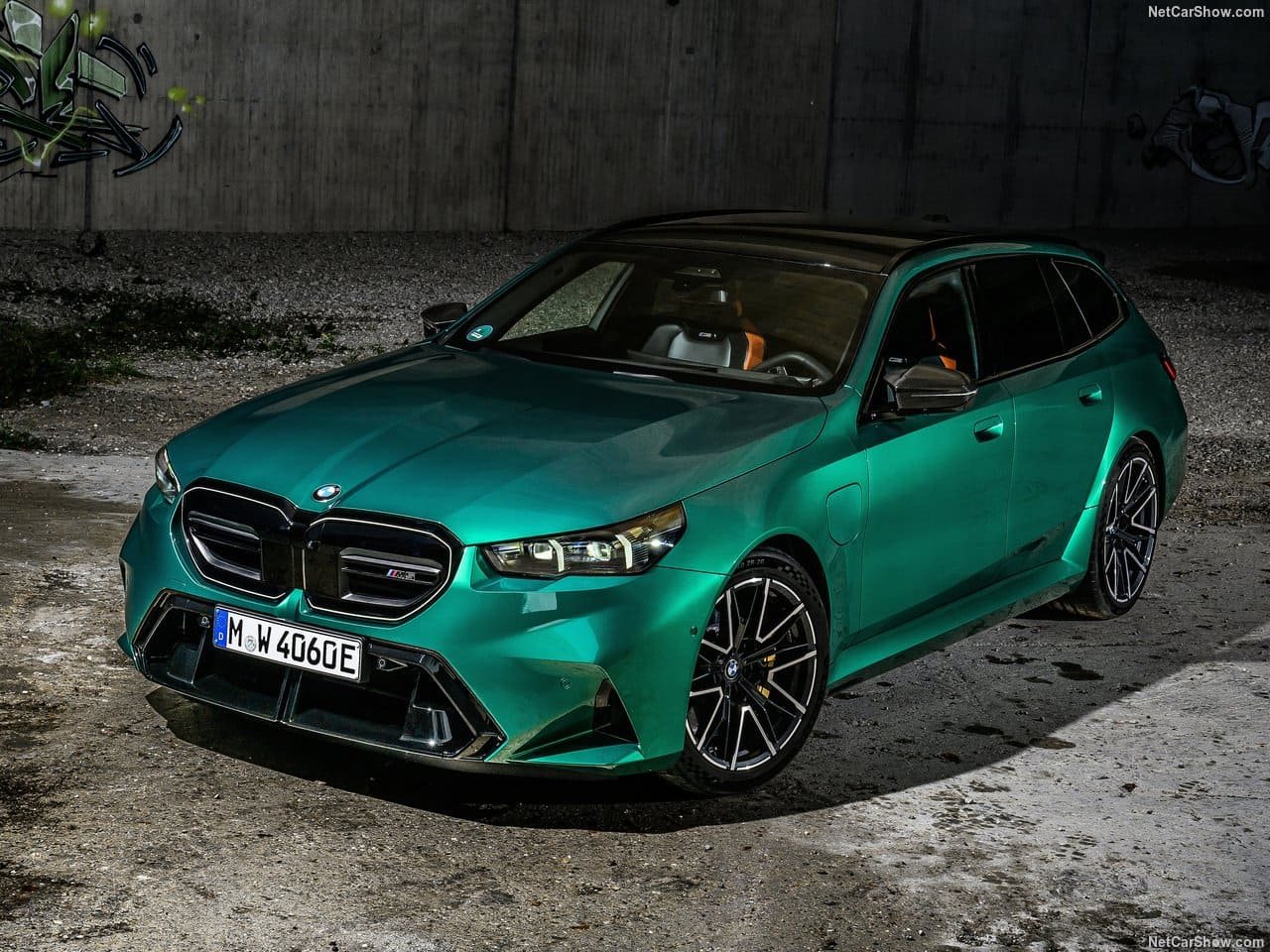 2025 - BMW M5 TOURING ISLE OF MAN GREEN, foto 15