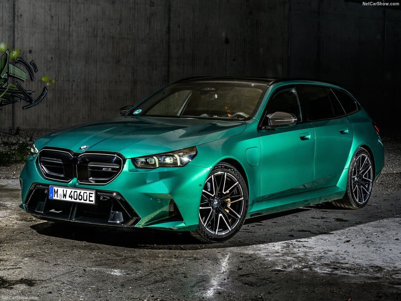 2025 - BMW M5 TOURING ISLE OF MAN GREEN, foto 17