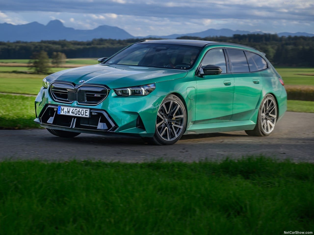 2025 - BMW M5 TOURING ISLE OF MAN GREEN, foto 28