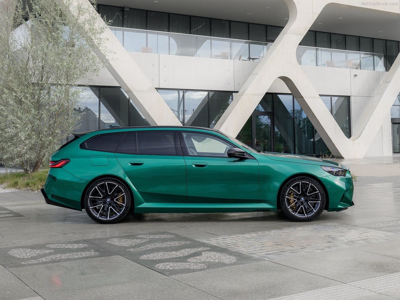 2025 - BMW M5 TOURING ISLE OF MAN GREEN, foto 31