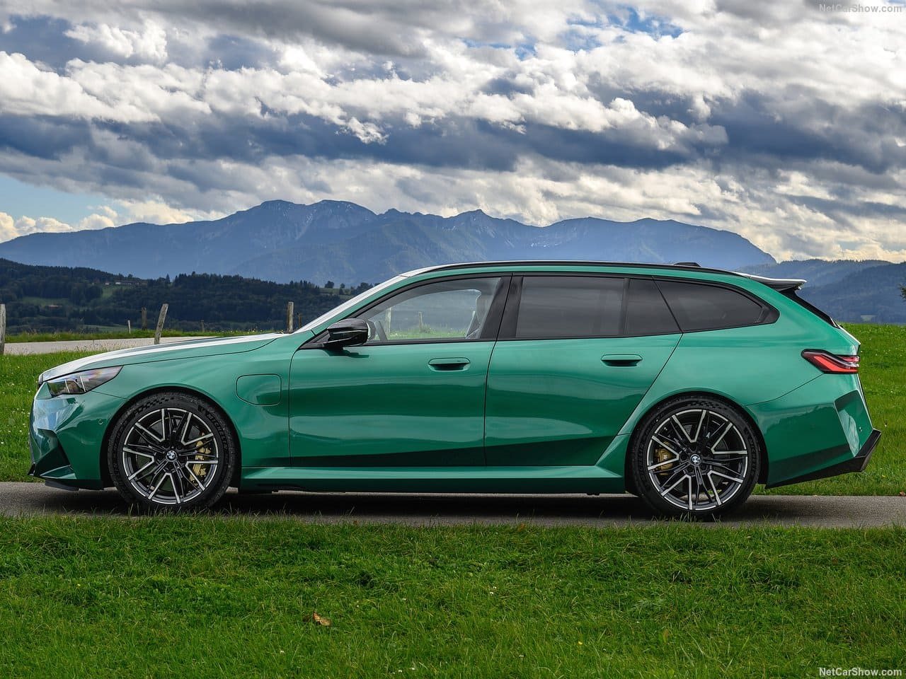 2025 - BMW M5 TOURING ISLE OF MAN GREEN, foto 33