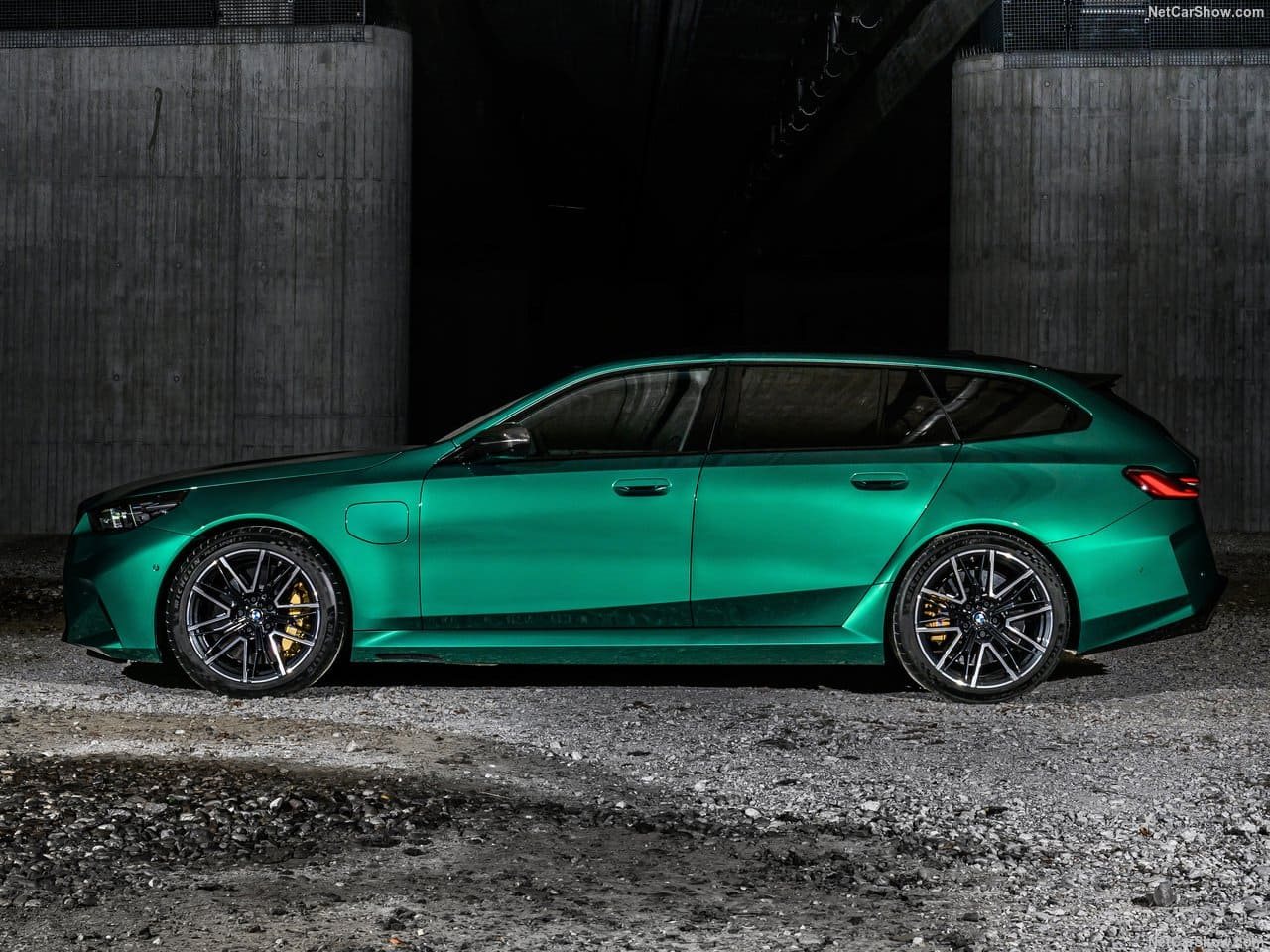 2025 - BMW M5 TOURING ISLE OF MAN GREEN, foto 34