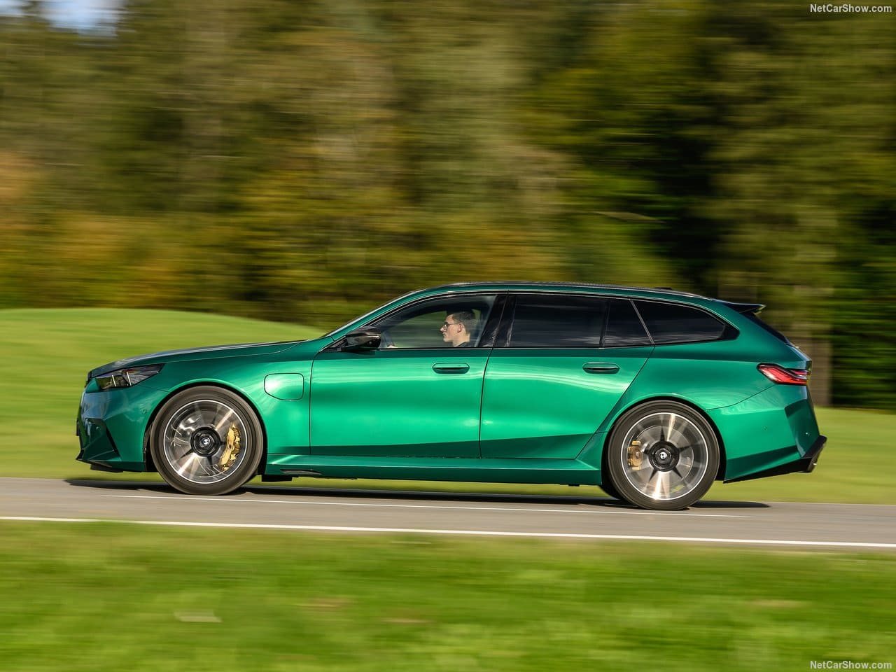 2025 - BMW M5 TOURING ISLE OF MAN GREEN, foto 36